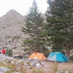 Лагерь на верхней границе леса с западной стороны горы Пауэлл